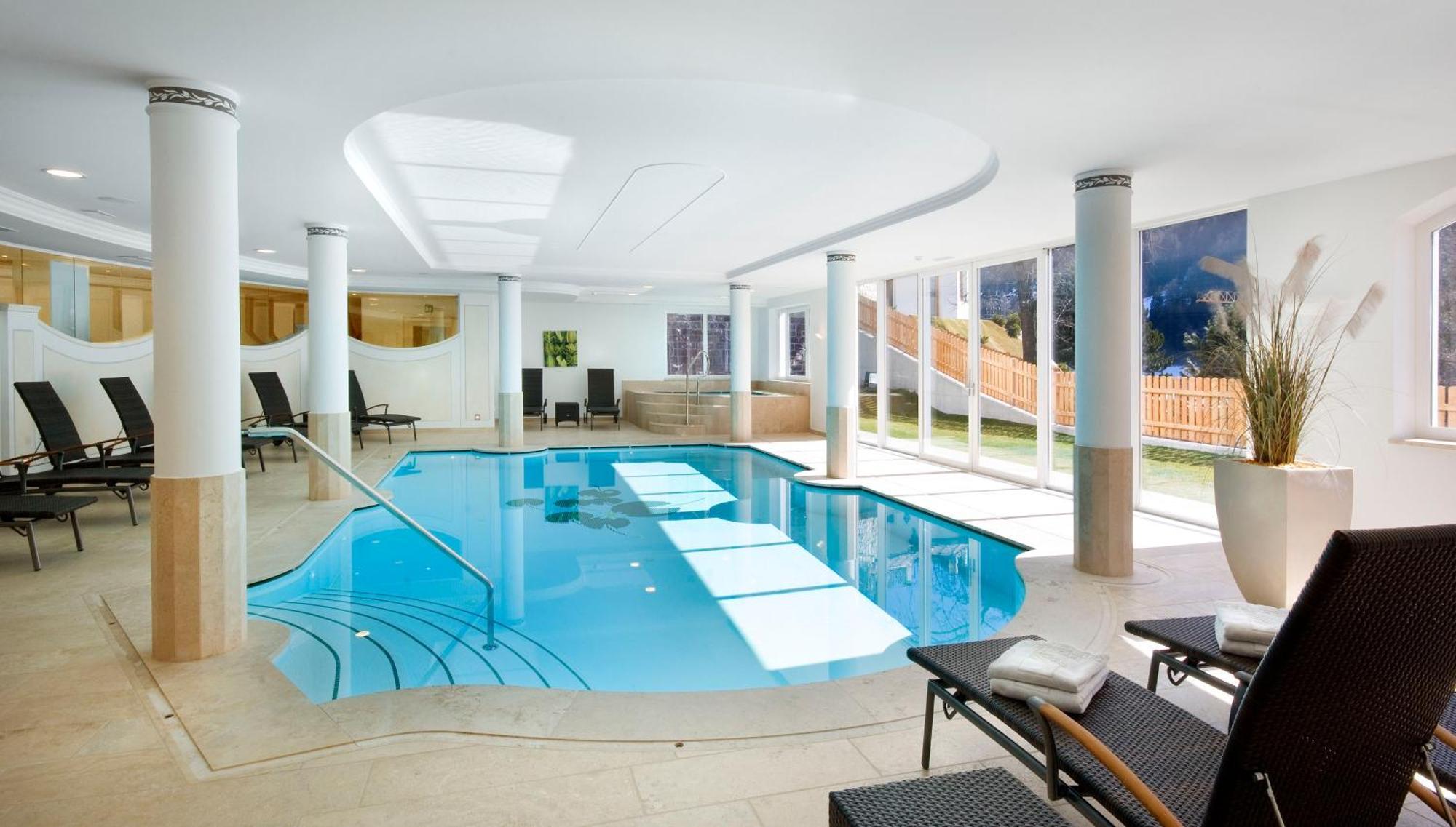 אורטיסיי Hotel Grones מראה חיצוני תמונה
