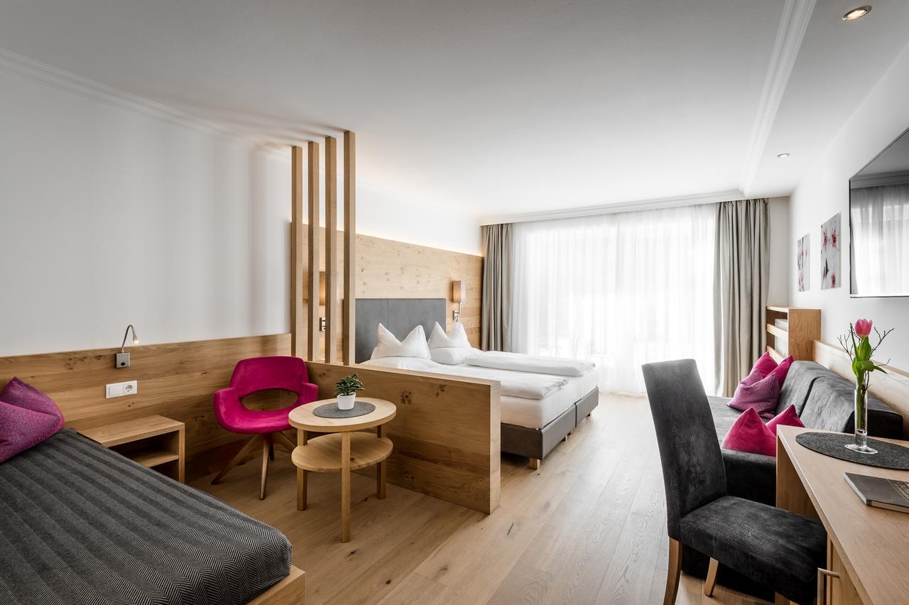 אורטיסיי Hotel Grones מראה חיצוני תמונה