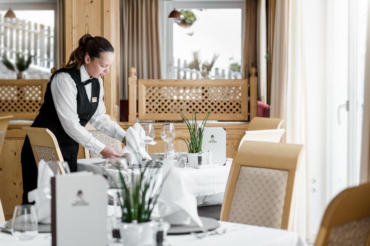 אורטיסיי Hotel Grones מראה חיצוני תמונה